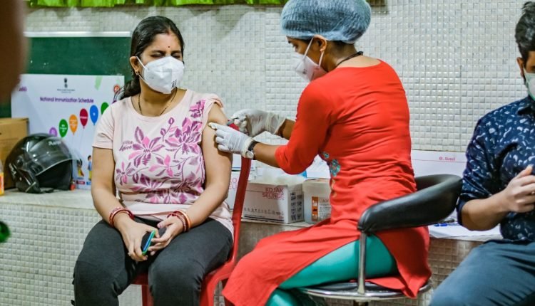 Vaccinations reduce the risk of COVID death in India by 0.4 percent