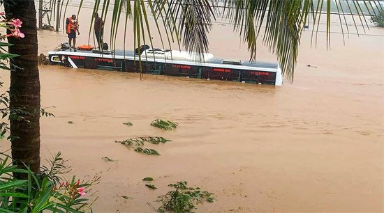 ଆନ୍ଧ୍ରପ୍ରଦେଶରେ ଭୟଙ୍କର ବର୍ଷା, ୧୭ ଲୋକଙ୍କ ମୃତ୍ୟୁ