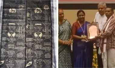 Bhubaneswar weaver Rasananda Meher has been honored with the National Handloom Award.
