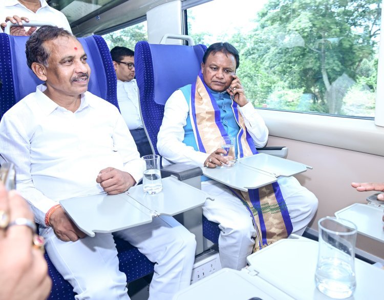 ବନ୍ଦେ ଭାରତ ଟ୍ରେନ୍‌ ଯୋଗେ ବ୍ରହ୍ମପୁରରୁ ଭୁବନେଶ୍ବର ଆସିଲେ ମୁଖ୍ୟମନ୍ତ୍ରୀ