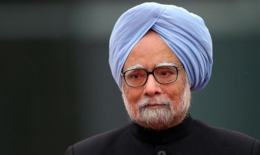 During Manmohan Singh's funeral, the Congress party stated that its leaders chose not to accompany his family in order to respect their privacy.